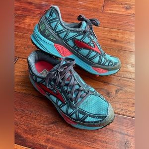 Women’s Brooks Cascadia Trail Running Shoes